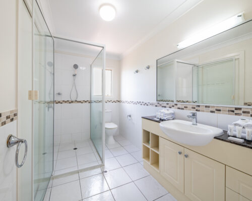 Martinique Three Bedroom Apartment Bathroom